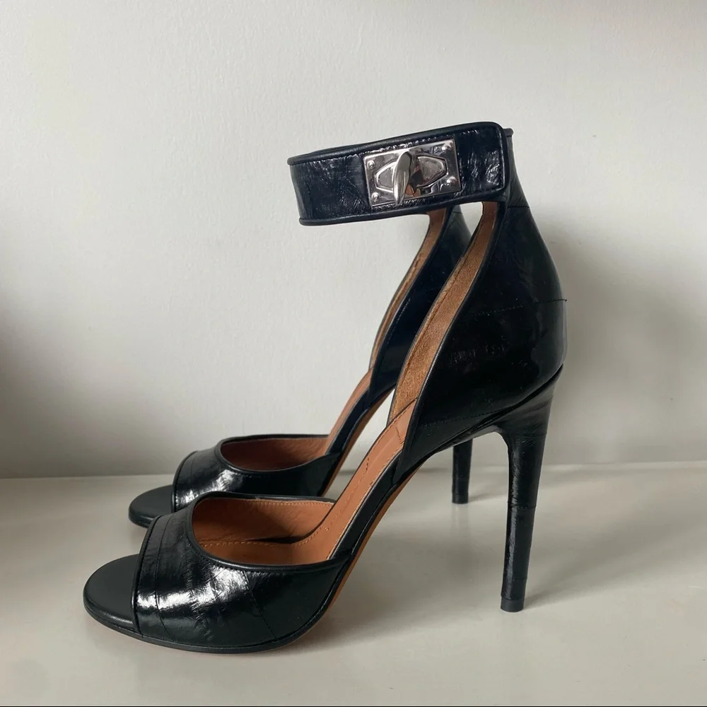Givenchy Shark Lock Black Eel Print Calf Leather Heel Sandals 37.5 - Picture 4 of 10